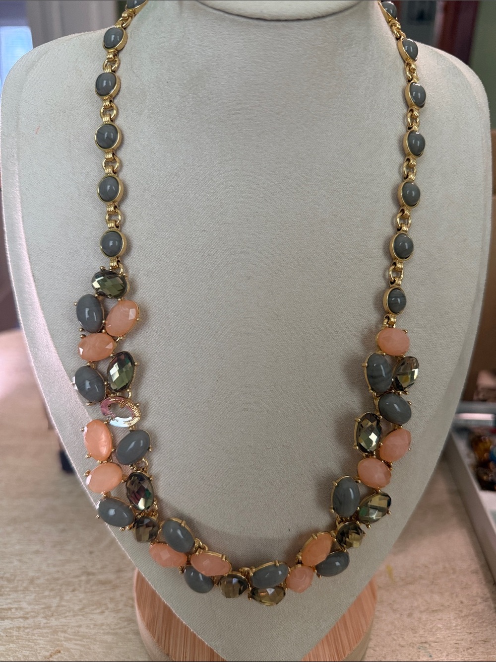Elegant Gold Chain Statement Necklace with Gray and Peach Stones